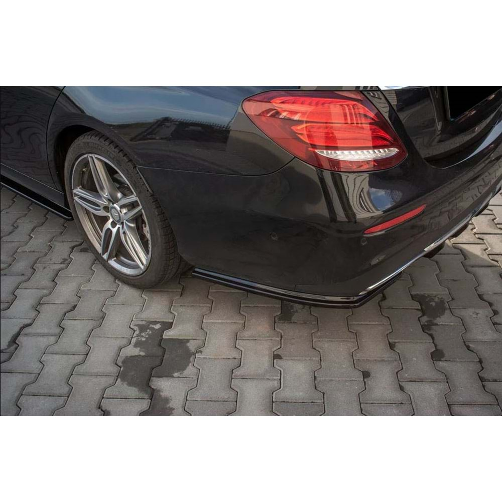 W213 Max Rear Flap Piano Black Vacuum Plastic / 2012-2018