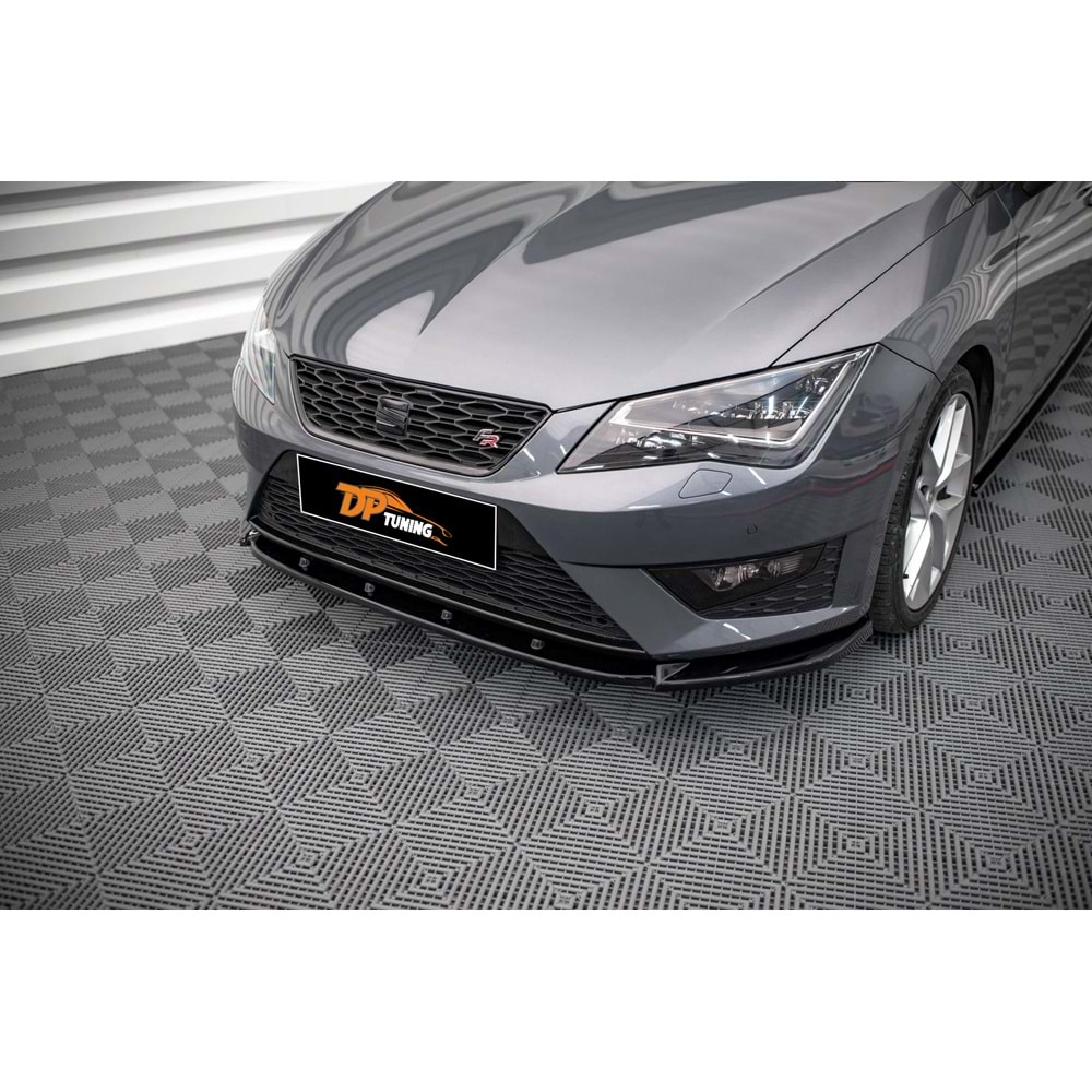 Leon Mk3 Max V1 Front Lip Piano Black Vacuum Plastic / 2012-2016