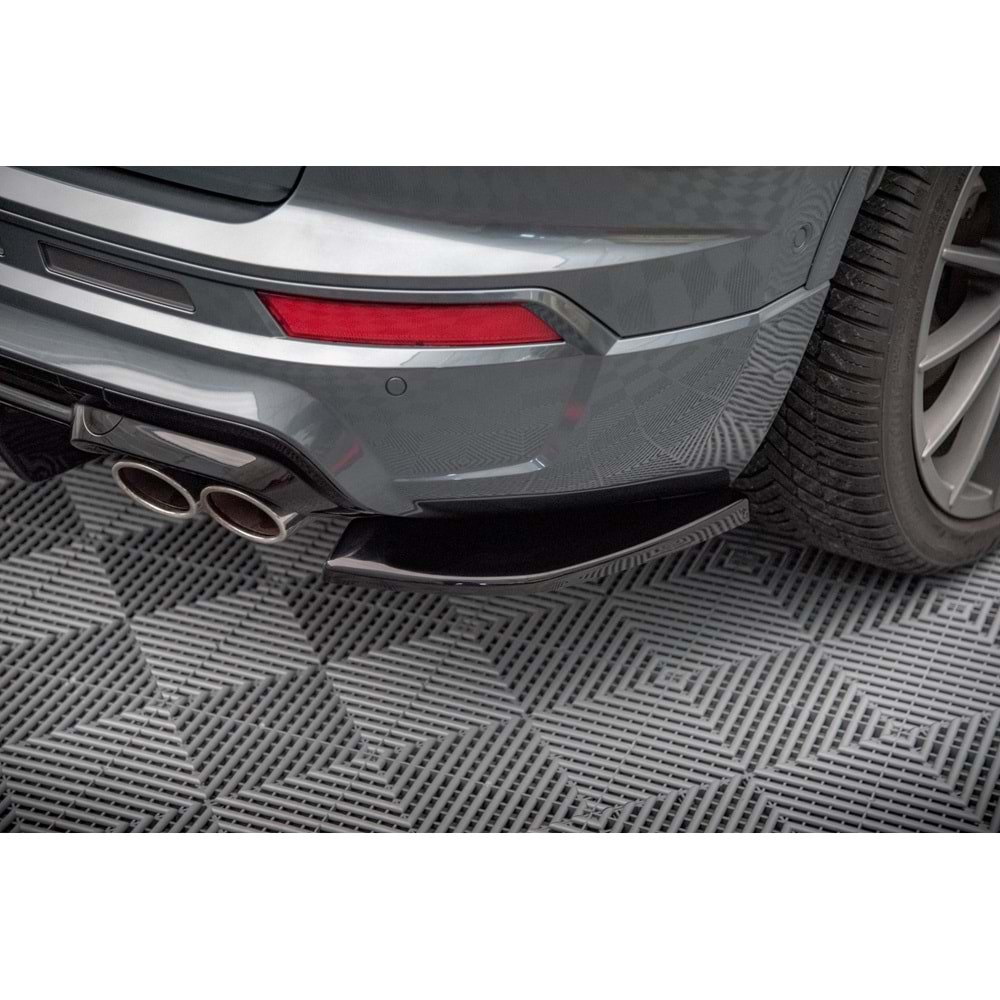 Cupra Ateca Max Rear Corner Flaps Piano Black Vacuum Plastic / 2021 -