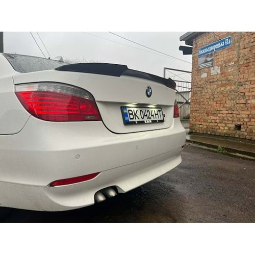 E60 M4 Style Rear Trunk Spoiler Piano Black ABS / 2004-2010