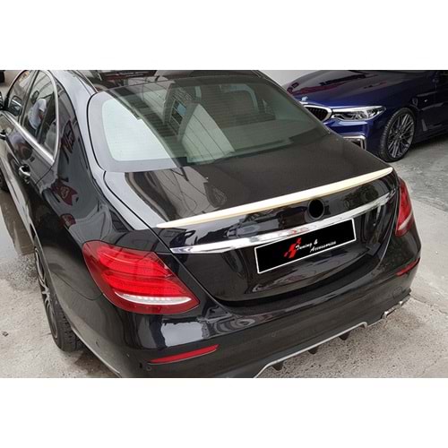 W213 Rear Trunk Spoiler Raw Surface ABS / 2017 - up