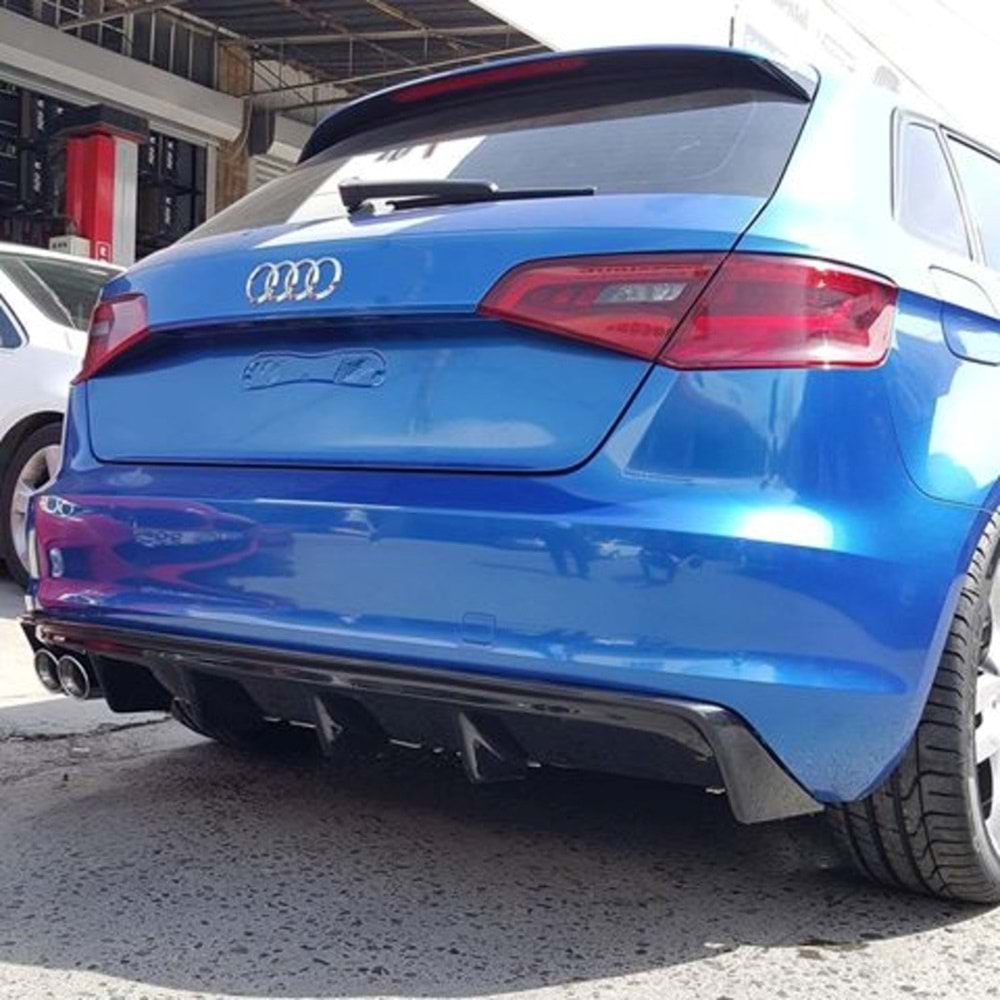 A3 8V HB Rieger Style Diffuser Piano Black Vacuum Plastic / 2012-2016 (Left Double Output)