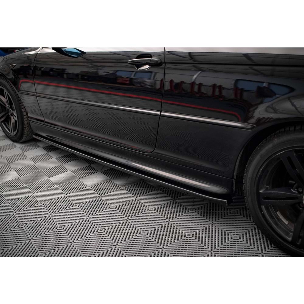 E46 MAX Side Skirt Lower Lip Piano Black Vacuum Plastic / 1997-2006