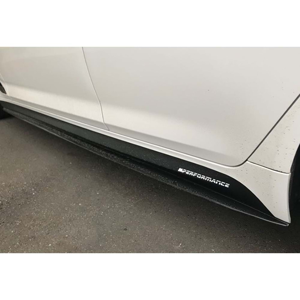 F10 Side Skirt Lower Lip Piano Black Vacuum Plastic / 2010-2017