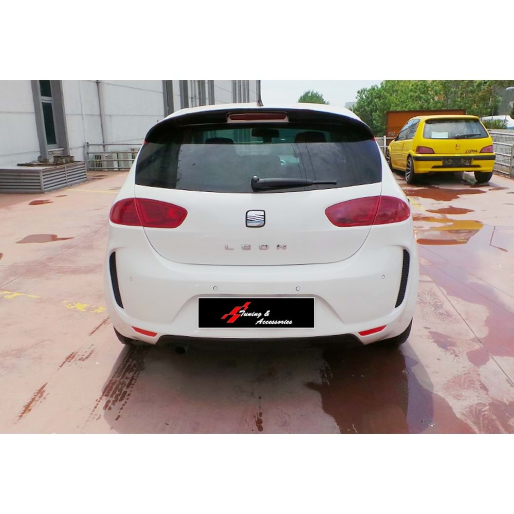 Leon Mk2 FL Cupra Rear Bumper Primer Painted Fiberglass / 2009-2012
